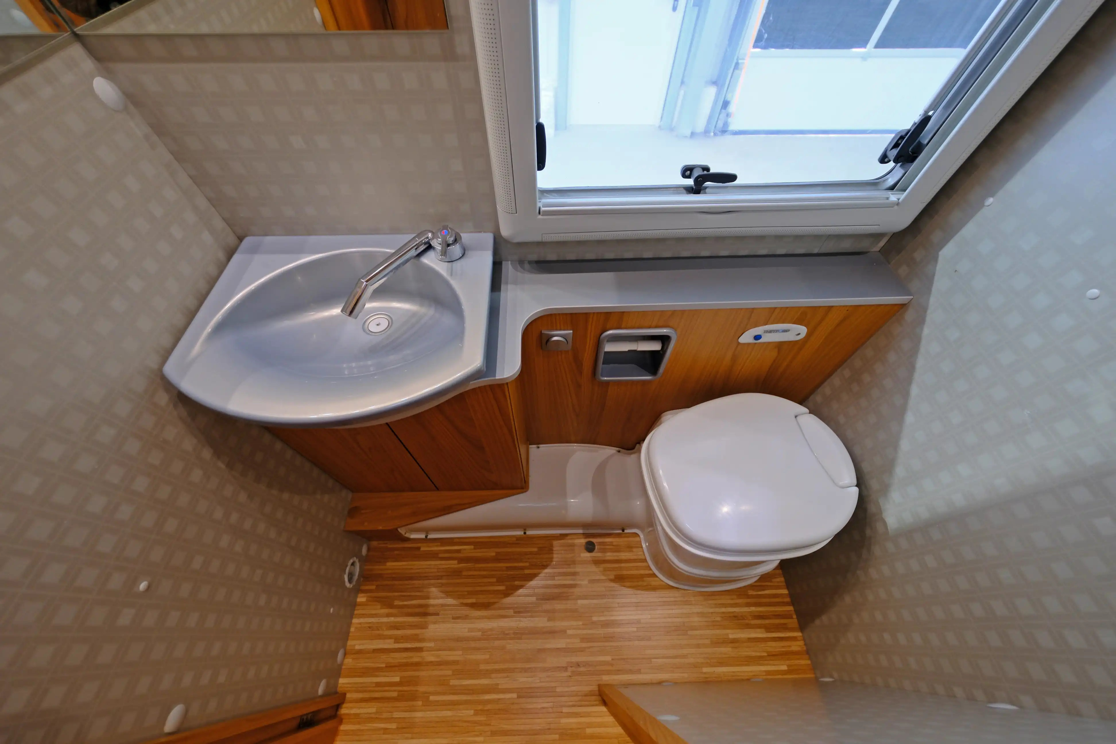 BUERSTNER I 660 Elegance
